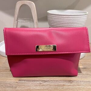[Ferragamo] 2 colors BRAND NEW $30-$40 wash bag travel bag makeup bag uni-sex